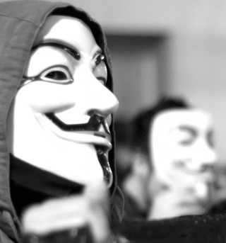 Anonymous em manifestação pelo Wikileaks